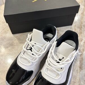 Jordan 11 CMFT Low V2 in White and Black